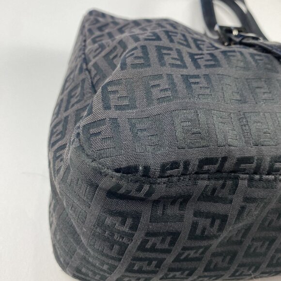 Fendi Large Baguette Bag - Picture 10 of 16